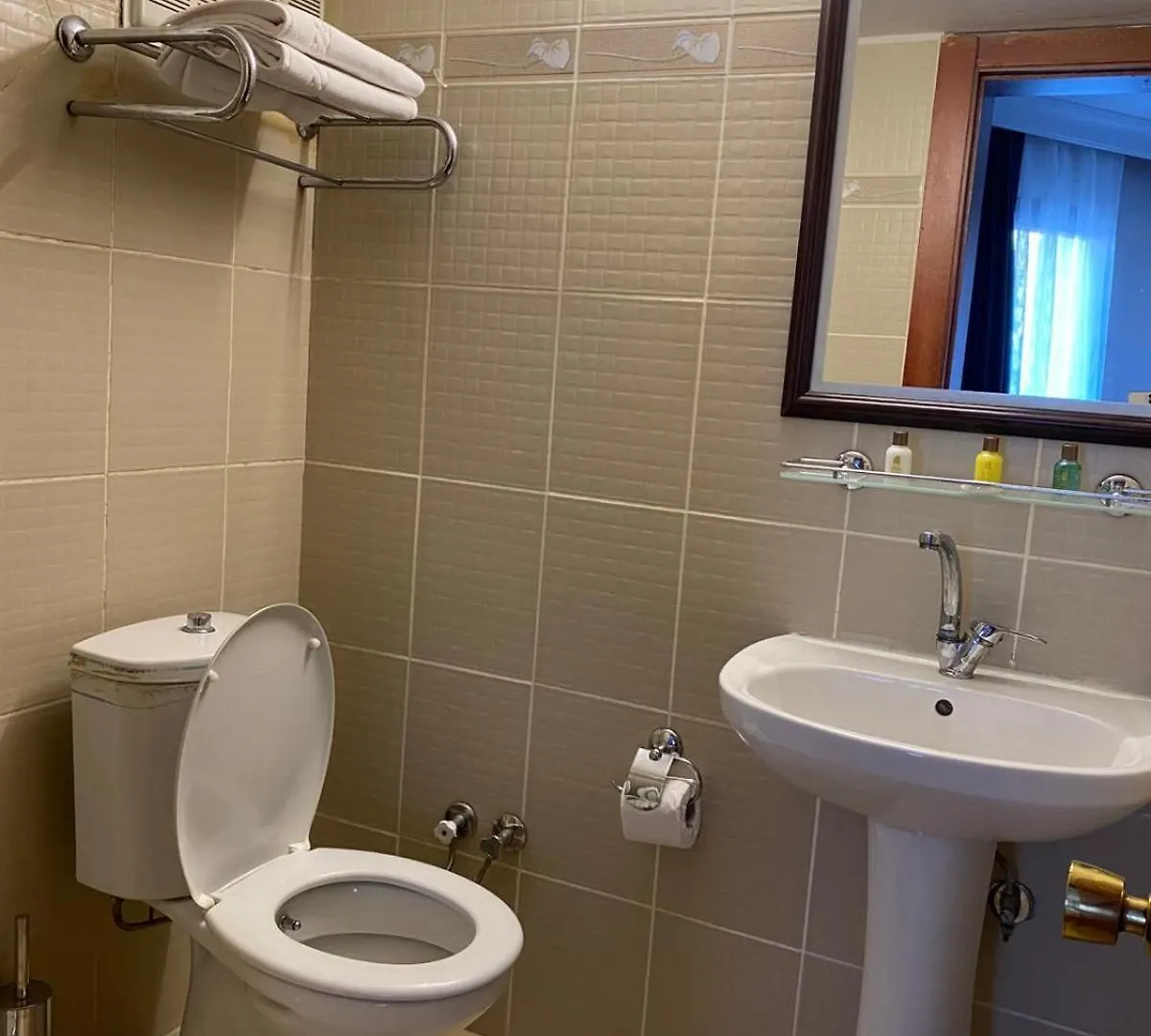 Itil Palas Uşak 2*,